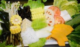 兔兔吃瓜娱乐美食,瓜果飘香，欢乐无限